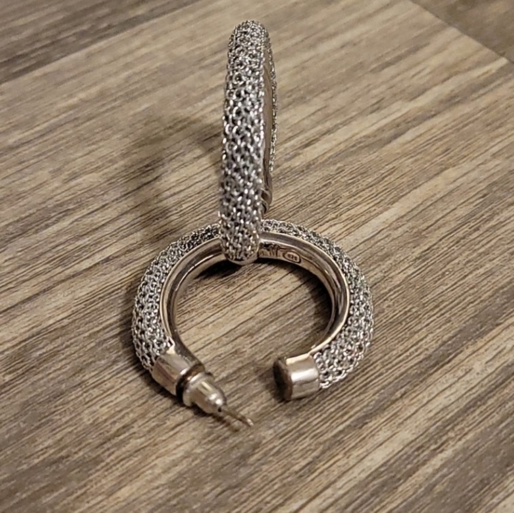 Elegant Silver Mesh Hoop Earrings - Picture 3 of 11